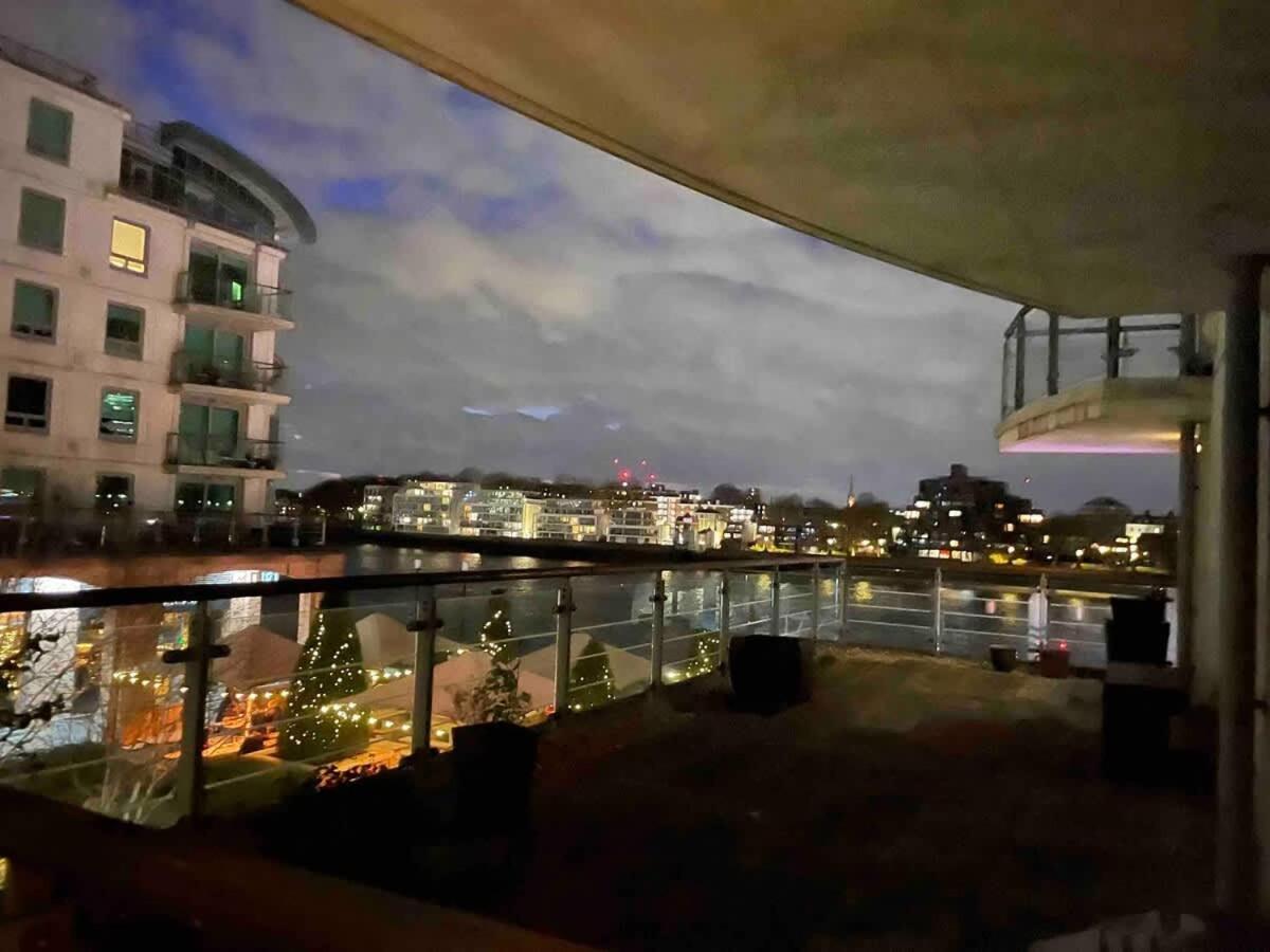 Terraced Riverview Apartment Londres Exterior foto